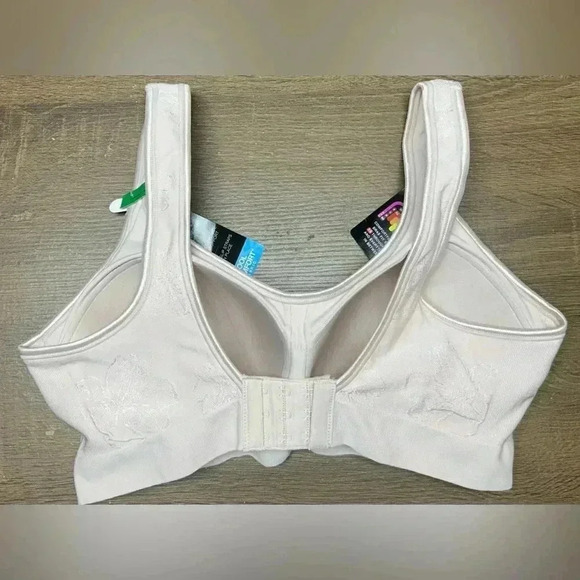 Bali Comfort Revolution No Wire Smoothing Bra Size Large NWT - Picture 3 of 7